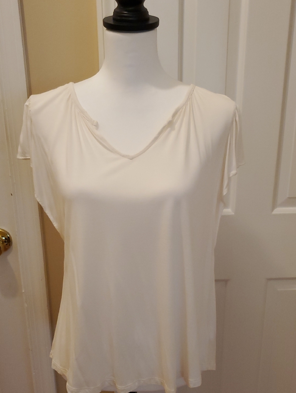 Cap Ruffle Sleeve V-neck T-shirt Size XS/S